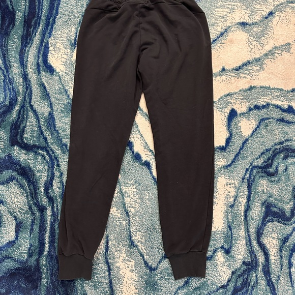 puma sweat joggers in black - elastic cuff & internal drawstrings - Picture 2 of 4